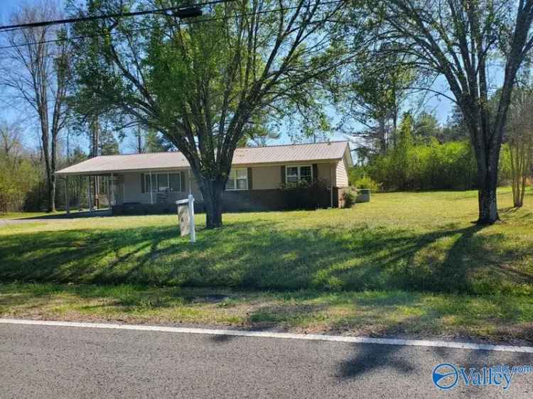 Single-family house For Sale in Scottsboro, Alabama