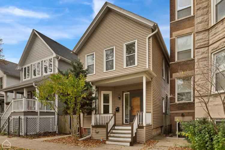 Multi-family house For Sale in 2332, North Maplewood Avenue, Chicago, Illinois