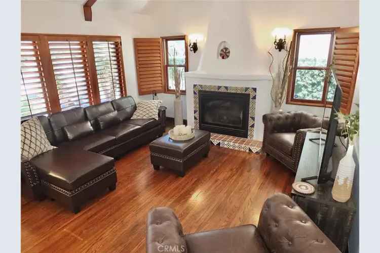 Single-family house For Sale in Long Beach, California