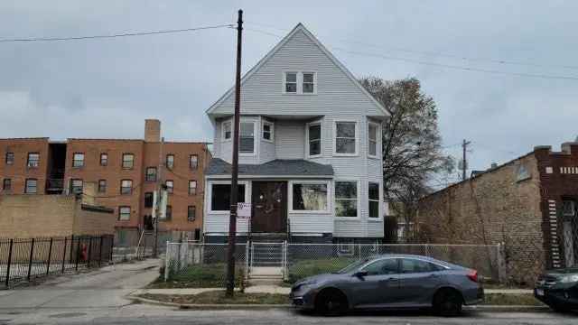 Single-family house For Sale in 2018, East 73rd Street, Chicago, Illinois