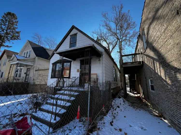 Single-family house For Sale in 145, West 112th Place, Chicago, Illinois