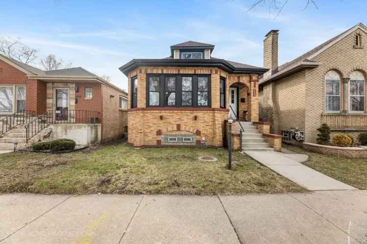 Single-family house For Sale in 8640, South Blackstone Avenue, Chicago, Illinois