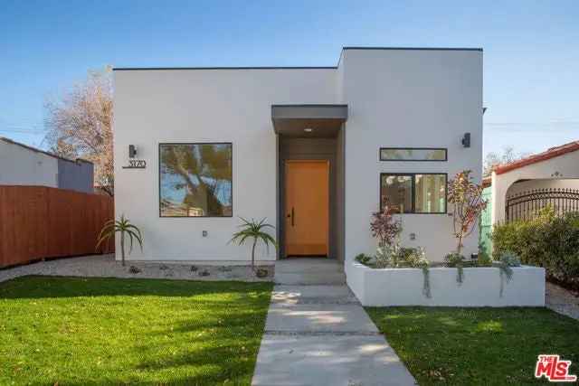 Single-family house For Sale in 3170, Glenmanor Place, Los Angeles, California