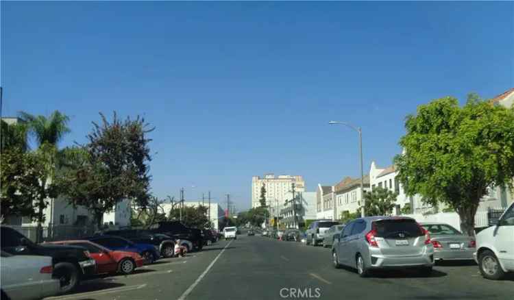 Multi-family house For Sale in 152, South Westmoreland Avenue, Los Angeles, California