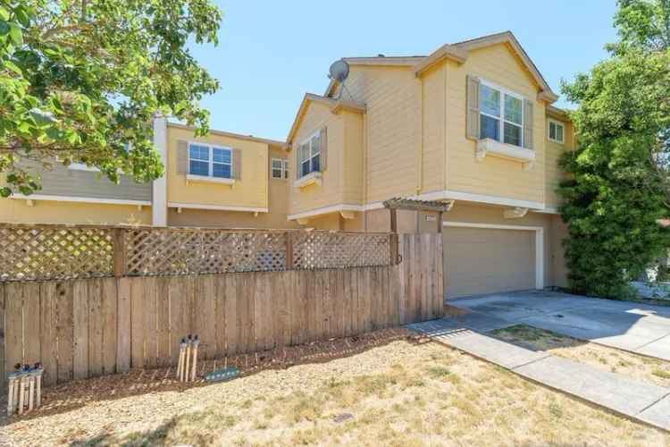 Multi-family house For Sale in 4073, Louis Krohn Drive, Santa Rosa, California