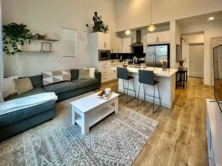 Condo For Sale in Sacramento, California