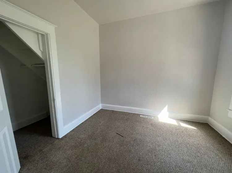 2 Bedroom 1 Bathroom House for Rent in Englewood