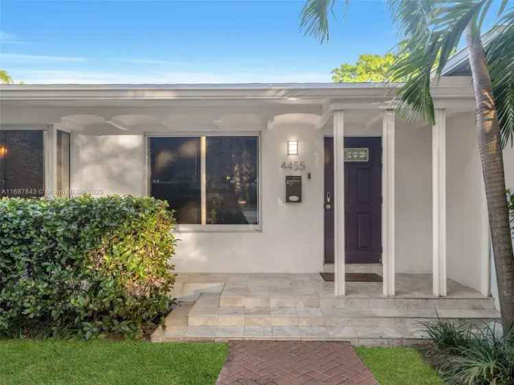 Single-family house For Sale in 4455, Alton Road, Miami Beach, Florida