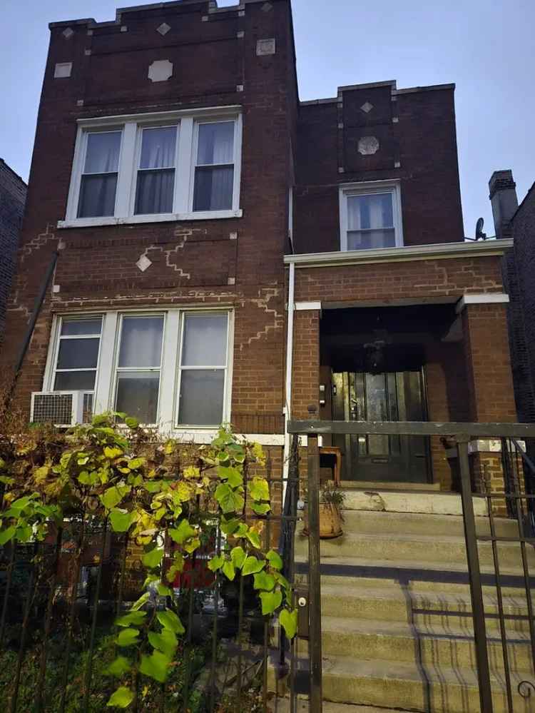 Multi-family house For Sale in 4634, South Sawyer Avenue, Chicago, Illinois