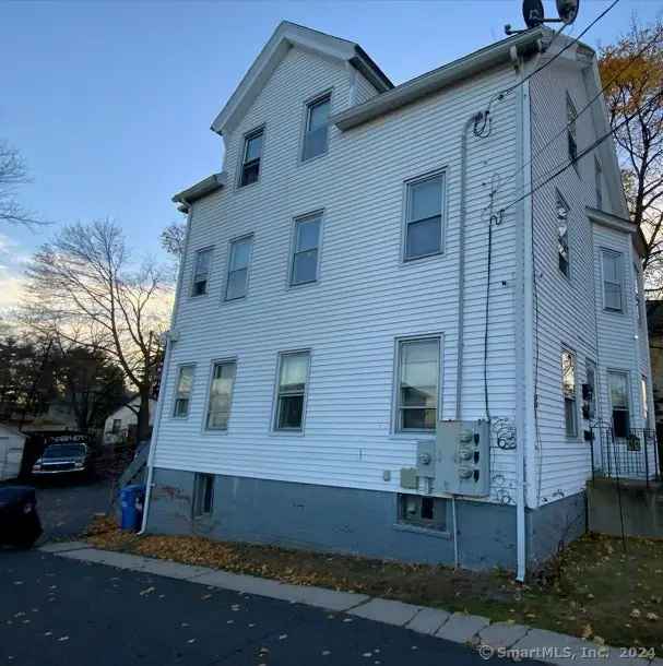 Multi-family house For Sale in 14, Brook Street, New Britain, Connecticut