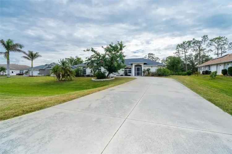 Single-family house For Sale in 1115, Oleander Street, Englewood, Florida