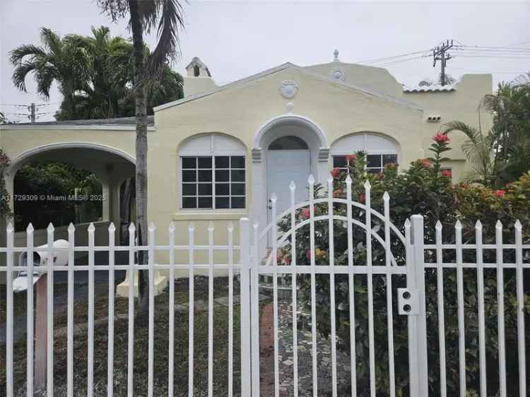 Single-family house For Sale in 651, Northwest 47th Terrace, Miami, Florida