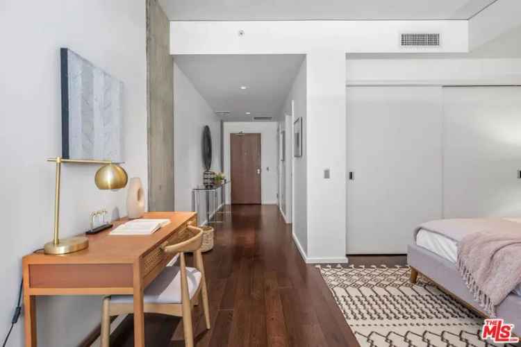 Condo For Sale in 1155, South Grand Avenue, Los Angeles, California