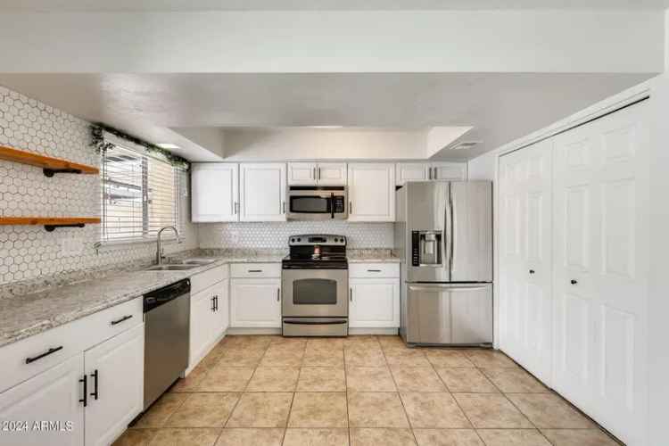 House For Sale in 1319, North 44th Street, Phoenix, Arizona