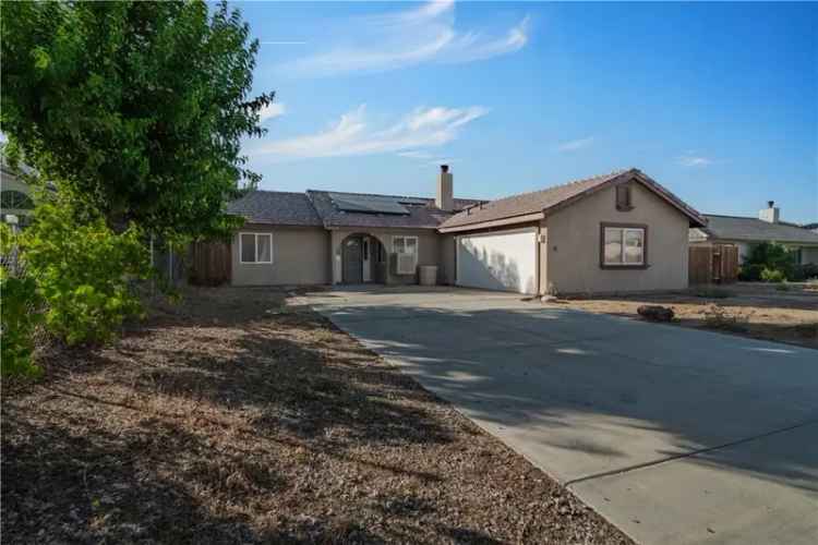 Single-family house For Sale in 21671, Calhoun Drive, California City, California