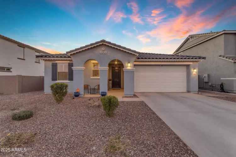 Single-family house For Sale in 7332, South Briarwood Lane, Gilbert, Arizona