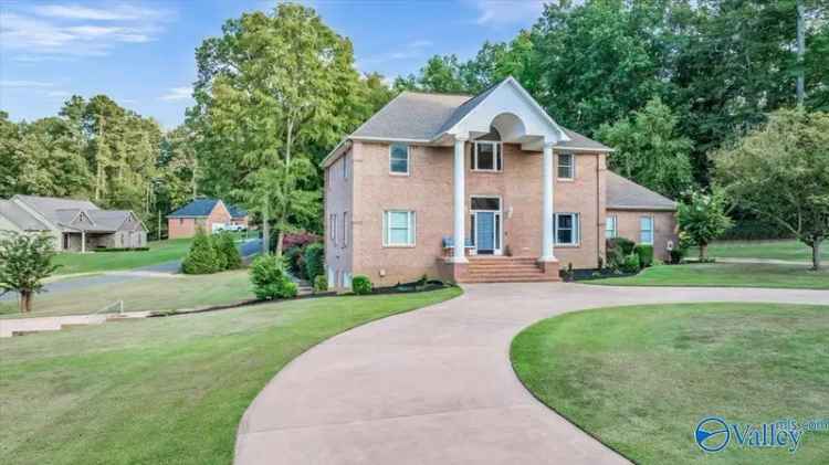 Single-family house For Sale in Scottsboro, Alabama