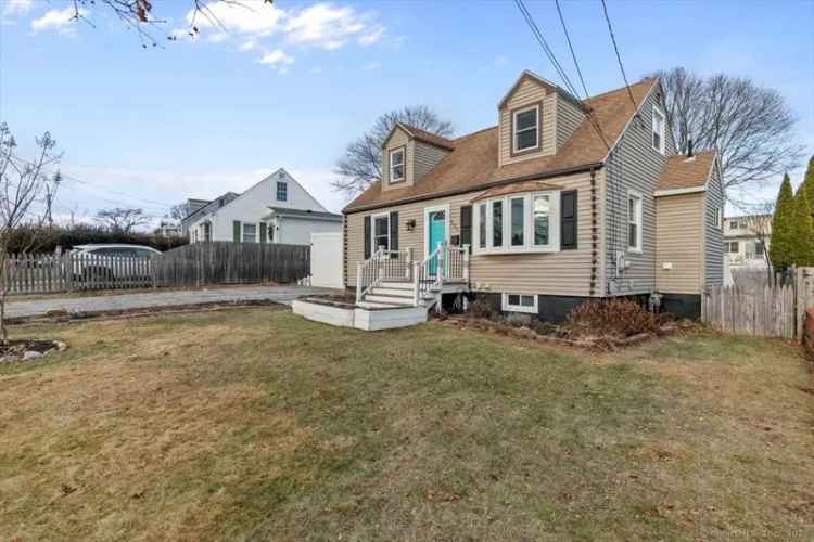 Single-family house For Sale in 206, Robert Treat Parkway, Milford, Connecticut