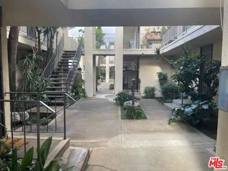 Multi-family house For Sale in Los Angeles, California