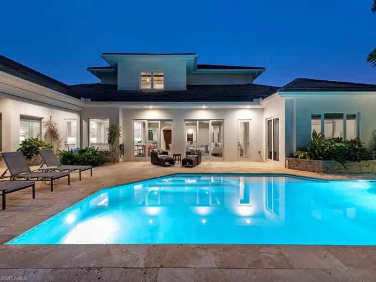 Single-family house For Sale in Naples, Florida