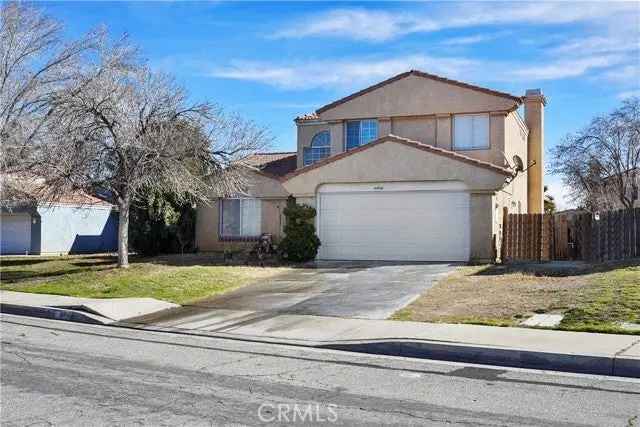 Single-family house For Sale in 44910, 12th Street East, Lancaster, California