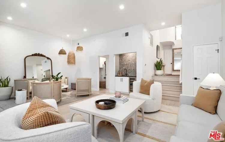 Condo For Sale in 11636, Montana Avenue, Los Angeles, California