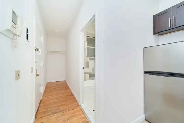 Spacious Upper West Side Studio Apartment for Rent