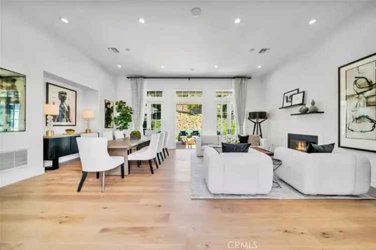 Single-family house For Sale in Calabasas, California