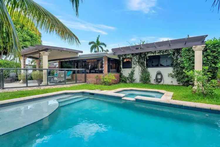 Single-family house For Sale in Pompano Beach, Florida