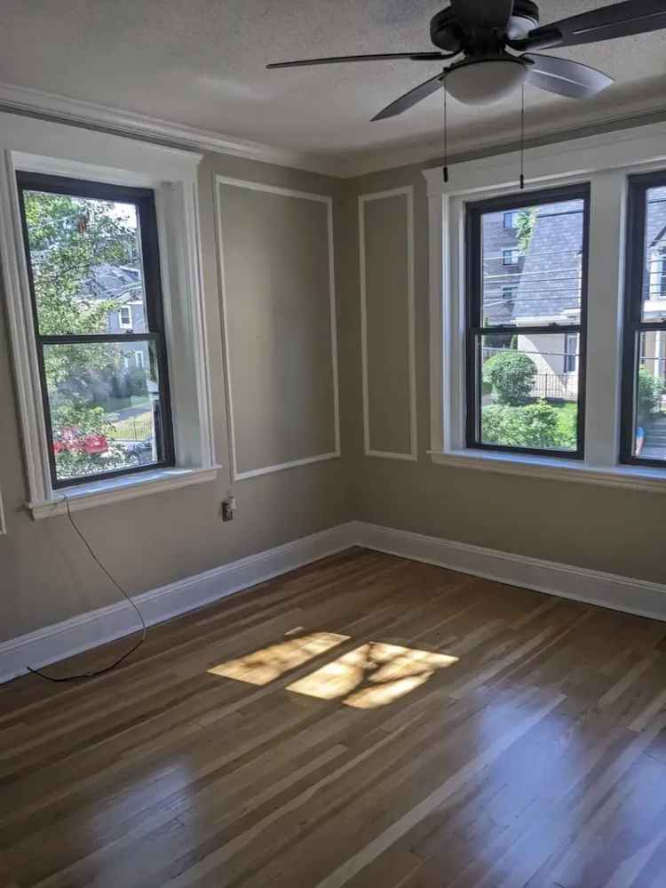 Brighton Apartment - 1 Bedroom, 1 Bath - Pet-Friendly