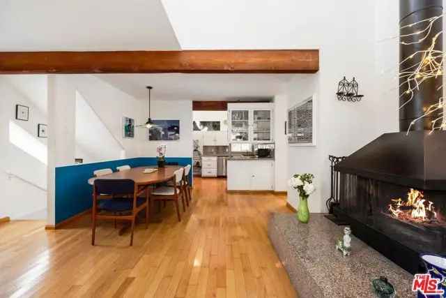 Single-family house For Sale in 11811, Idaho Avenue, Los Angeles, California