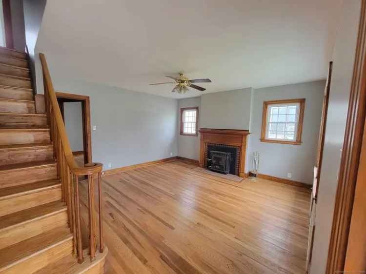 Single-family house For Sale in 145, Frost Road, Waterbury, Connecticut