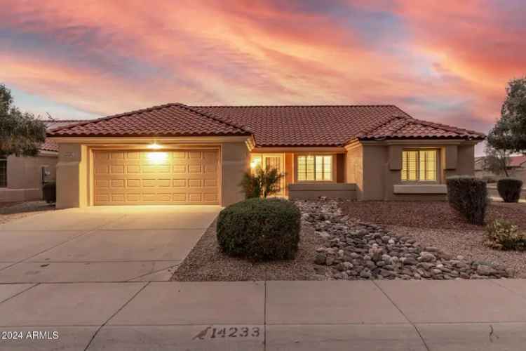 Single-family house For Sale in 14233, West Via Manana, Sun City West, Arizona