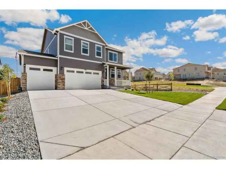 Single-family house For Sale in Parker, Colorado