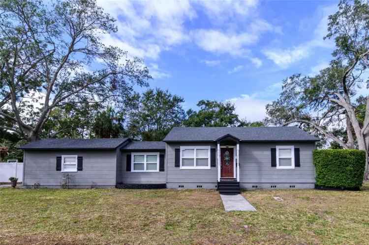 Single-family house For Sale in 3530, Oak Street Northeast, Saint Petersburg, Florida