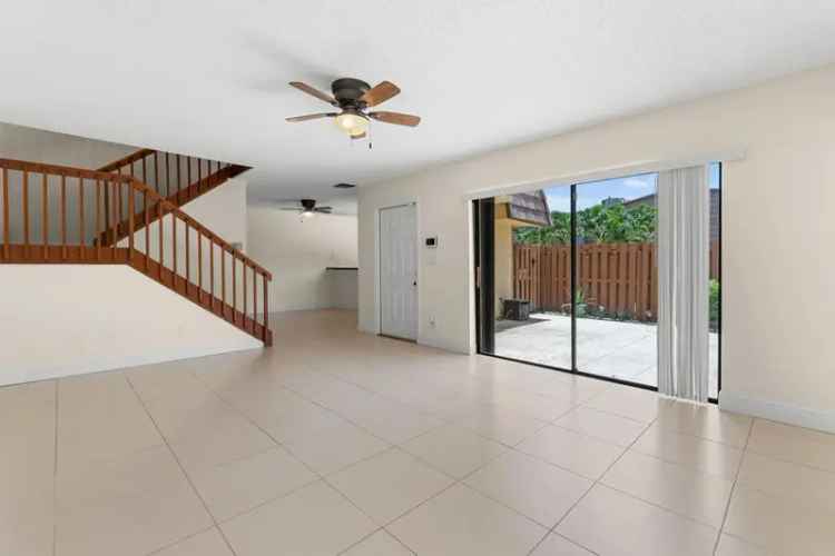 House For Sale in 973, Springdale Circle, Palm Springs, Florida