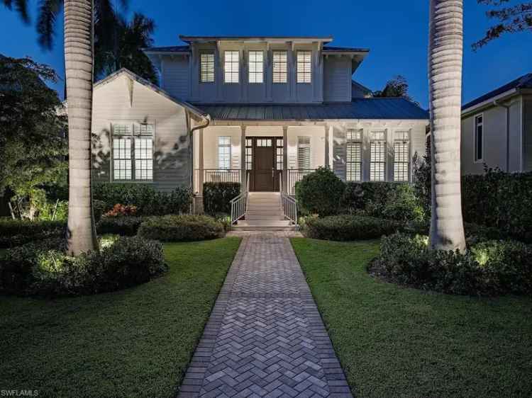 Single-family house For Sale in Naples, Florida