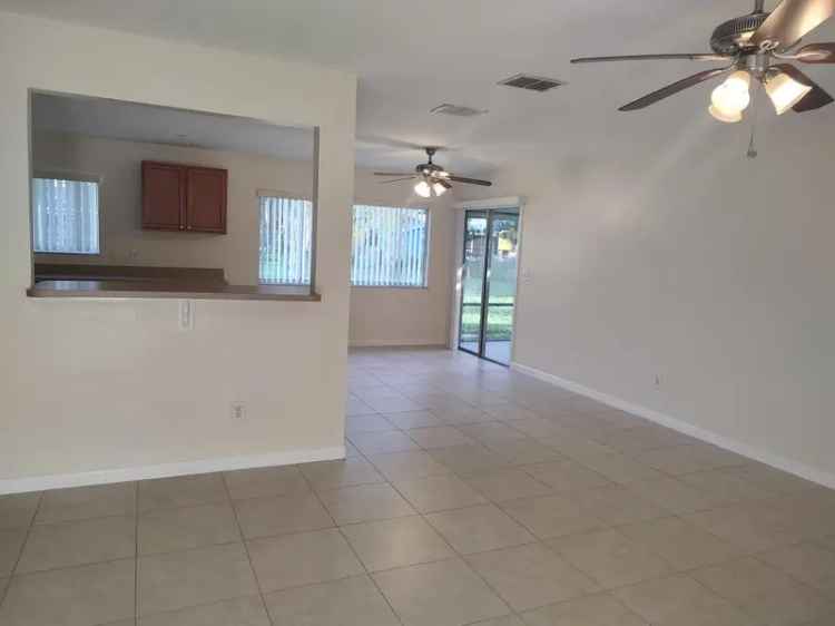 Single-family house For Sale in 3225, Southwest Ronlea Court, Port Saint Lucie, Florida