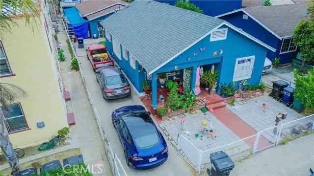 Multi-family house For Sale in Firestone Park, California