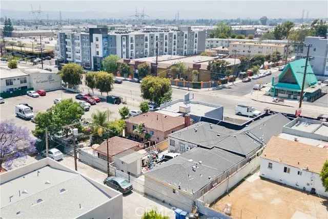 Multi-family house For Sale in 7436, Lankershim Boulevard, Los Angeles, California