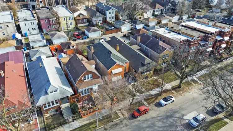 Multi-family house For Sale in 6033, South Talman Avenue, Chicago, Illinois