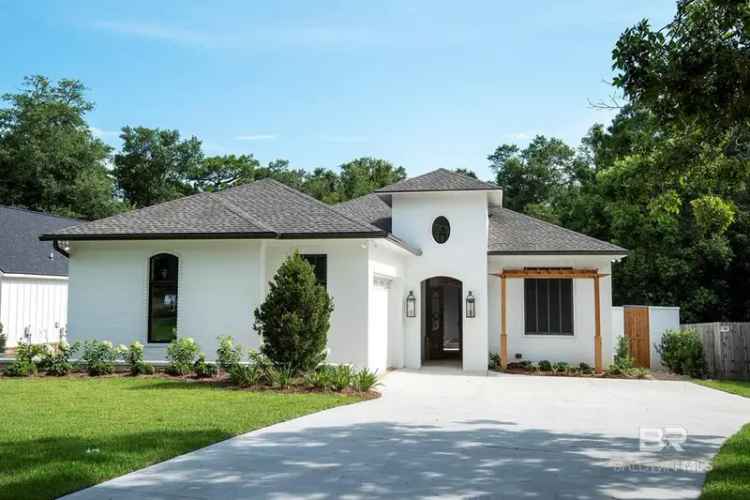 Single-family house For Sale in Fairhope, Alabama