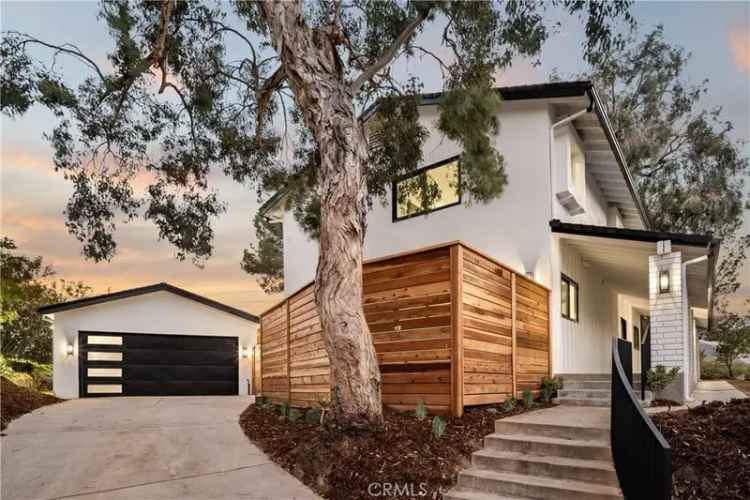 Single-family house For Sale in 3500, Caribeth Drive, Los Angeles, California