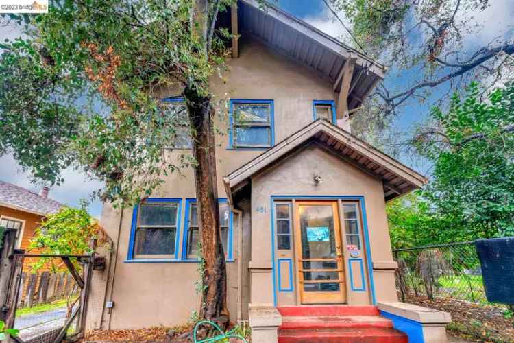 Multi-family house For Sale in 481, Hudson Street, Oakland, California