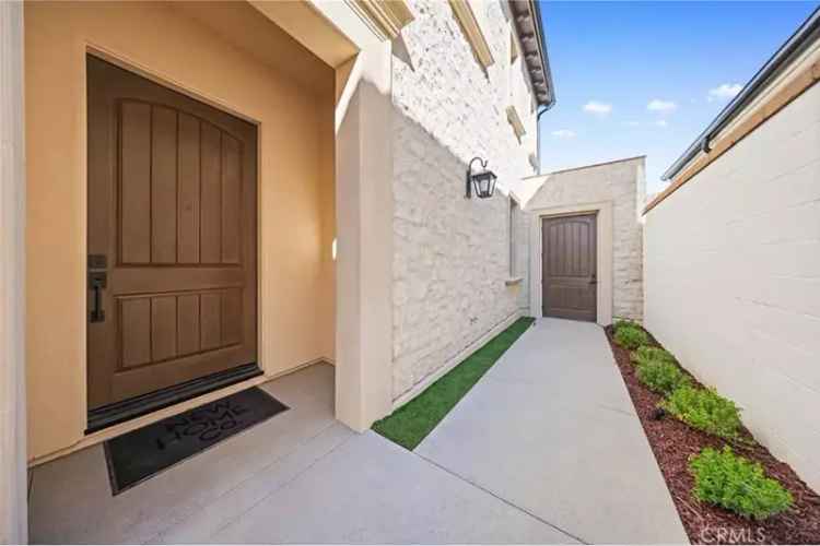 Single-family house For Sale in Irvine, California