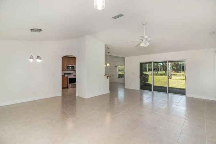 Single-family house For Sale in Palm Bay, Florida