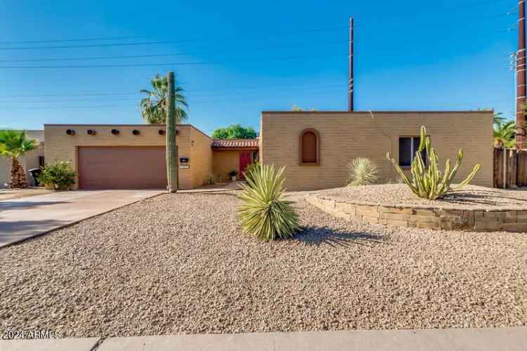 Single-family house For Sale in 8326, East Vista Drive, Scottsdale, Arizona