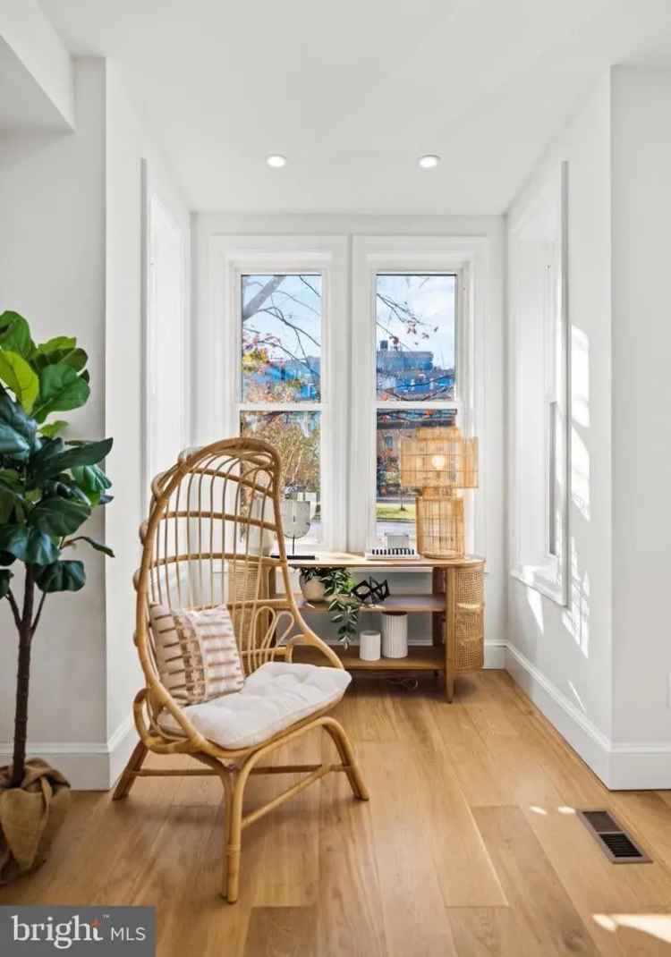 House For Sale in 1106, E Street Southeast, Washington, District of Columbia