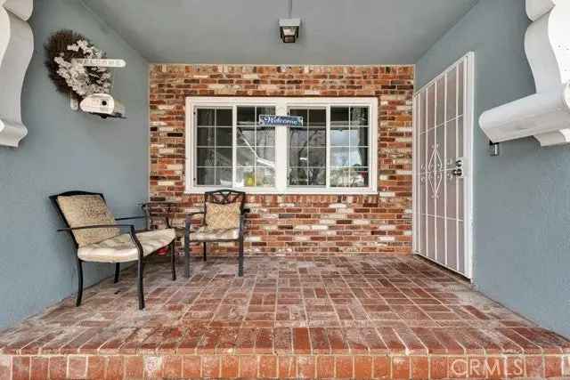 Single-family house For Sale in 9428, Gerald Avenue, Los Angeles, California