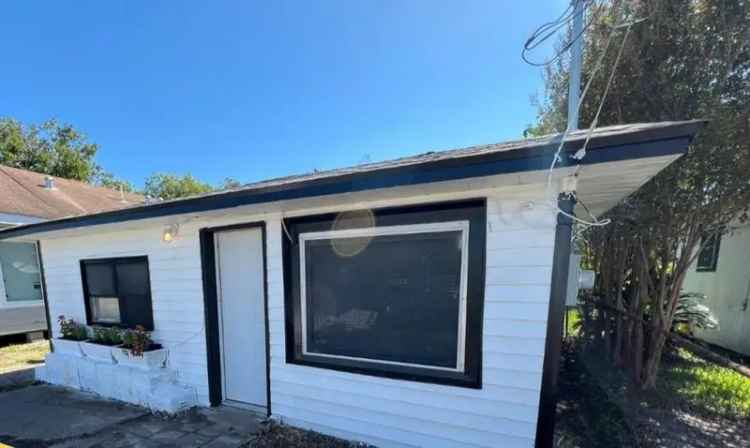 Single-family house For Sale in 1212, Pine Street, Tioga, Texas